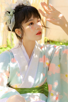 粉嫩初中女学生初